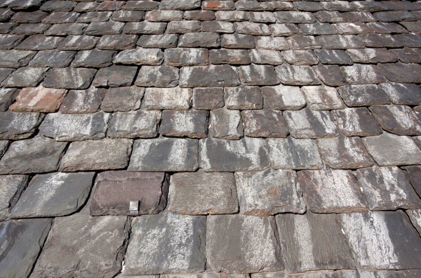 Natural Slate vs. Synthetic Slate: Understanding the Distinction