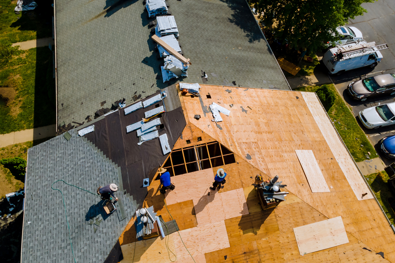 Essential Tips for Selecting the Right Roofing Contractor