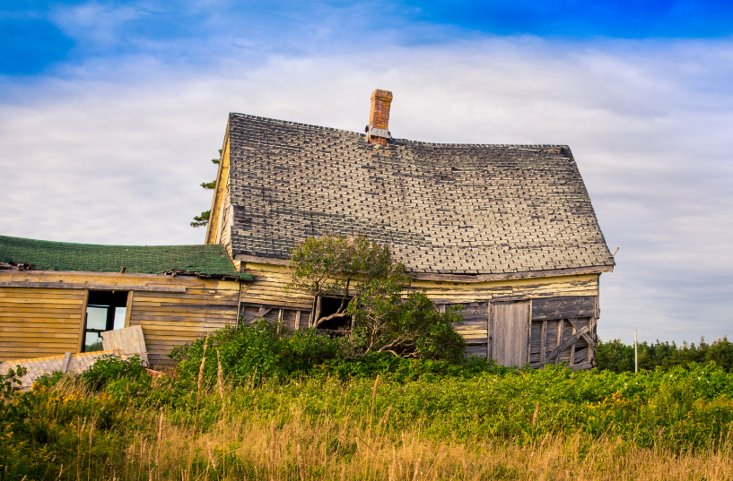 Sagging Roof: 7 Common Causes & Repair Options