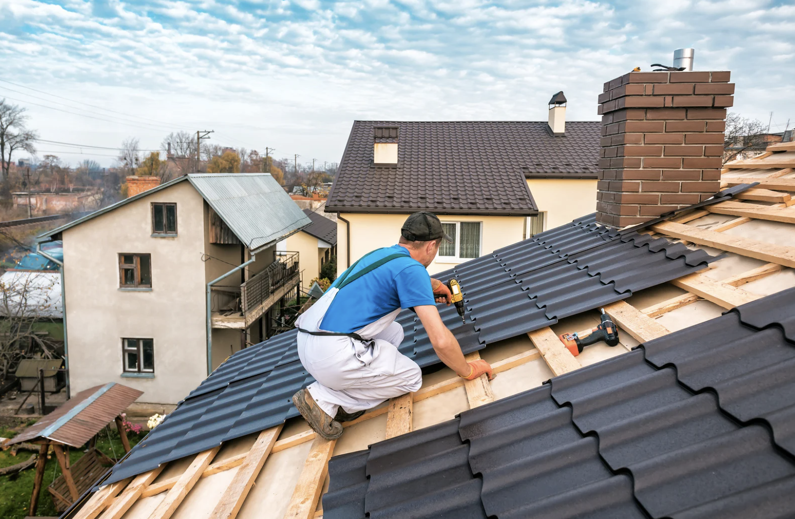 Metal Roof vs Shingles Cost: Which Option Saves You More in the Long Run?