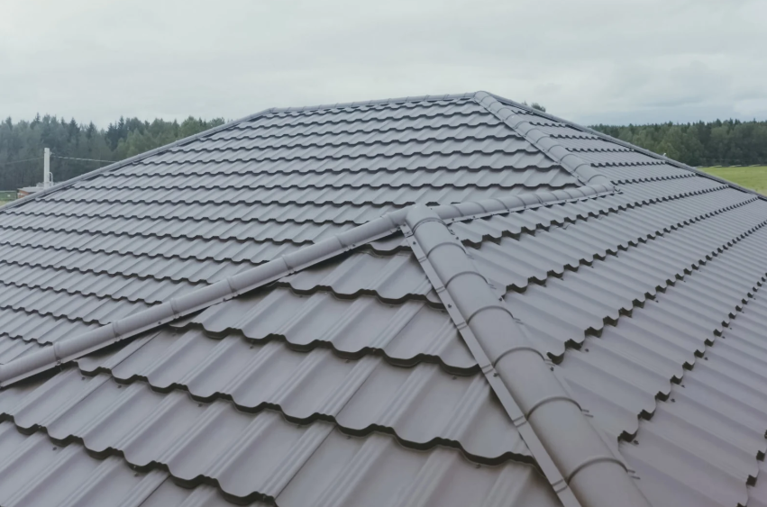 Standing Seam Roof vs. Exposed Fastener: Which One’s Worth the Cost? 1 Understanding Exposed Fastener Metal Roofs