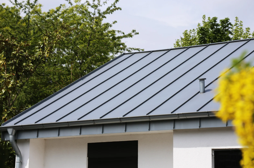 Standing Seam Roof vs. Exposed Fastener: Which One’s Worth the Cost?